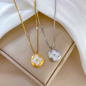 Womens Necklaces & Pendants | Shell Four Leaf Clover Necklace Jewelry Necklaces & Pendants