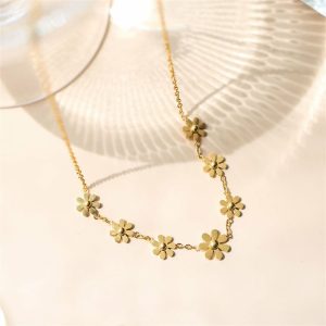 Womens Necklaces & Pendants | Gold Daisy Flower Necklace Jewelry Necklaces & Pendants